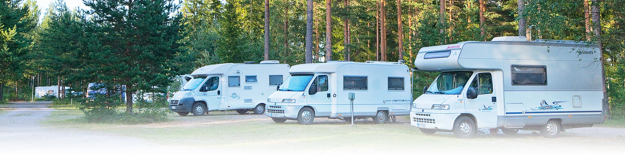 Tommolansalmi camping-alue matkailuajoneuvot